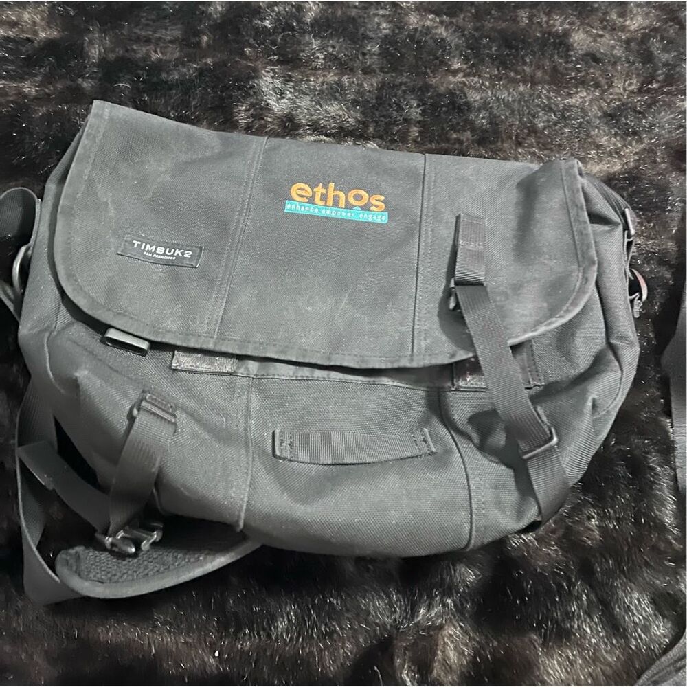 Timbuk2 Gunmetal Ethos ‎ Classic Water-Resistant Messenger Bag Fits 15" Laptop
